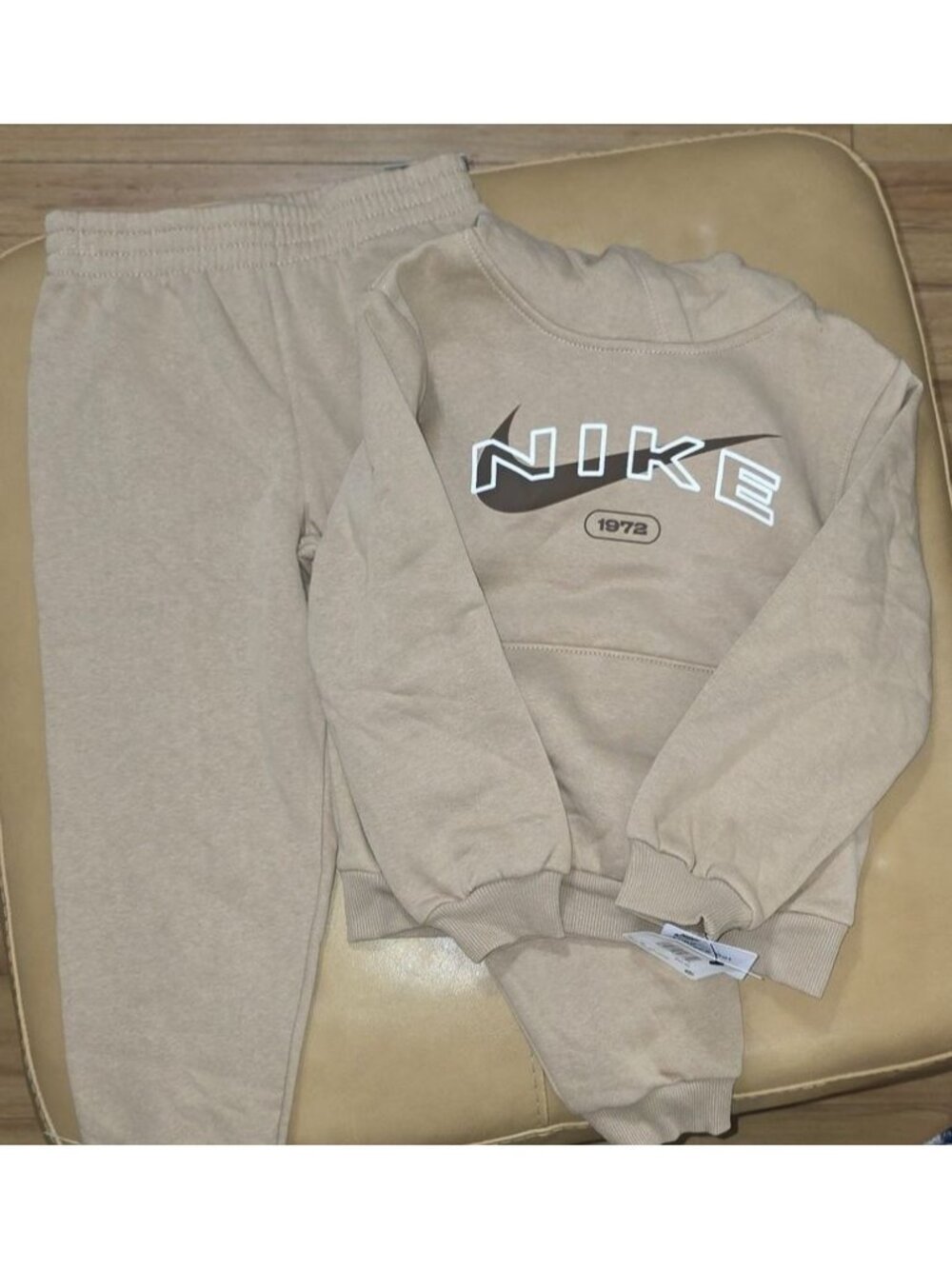 Nike 2 Piece Youth Sweatsuit Size 6